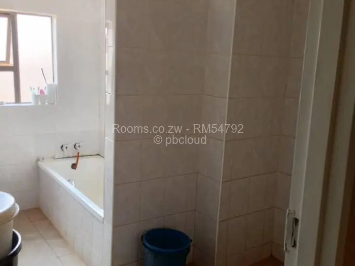 Room to Rent in Madokero Estates, Harare