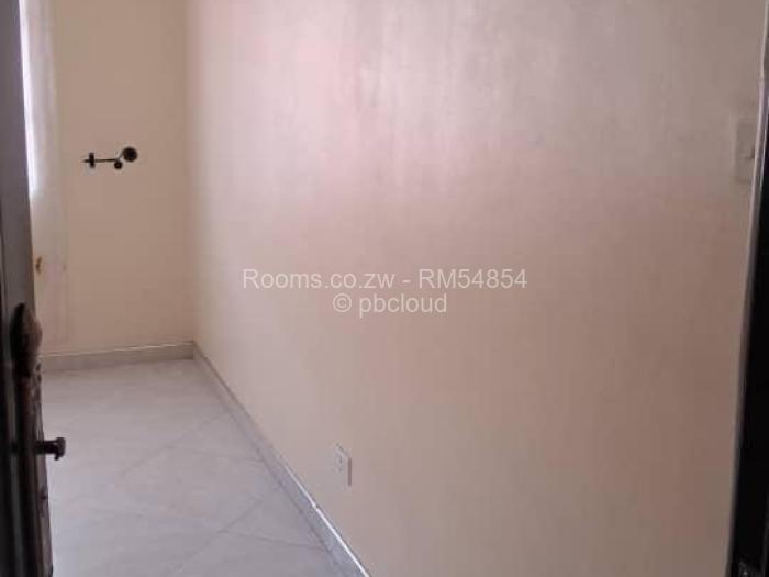 Room to Rent in Madokero Estates, Harare