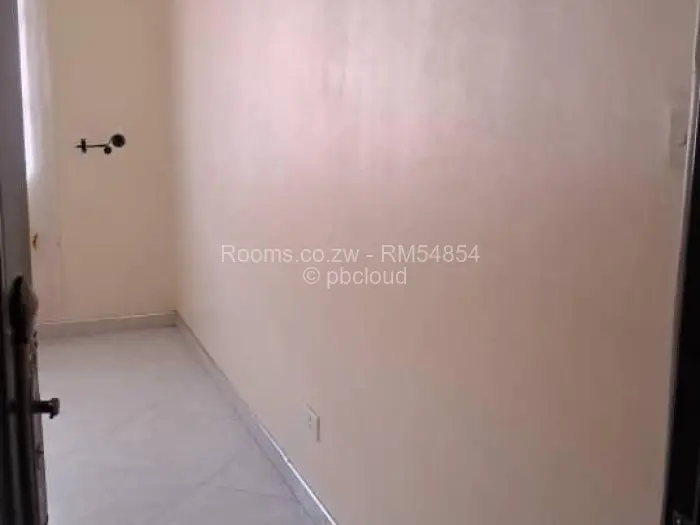 Room to Rent in Madokero Estates, Harare