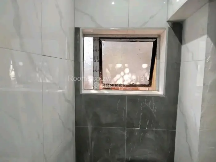 Room to Rent in Bluff Hill, Harare