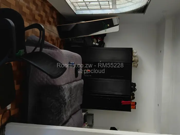 Room to Rent in Bluff Hill, Harare