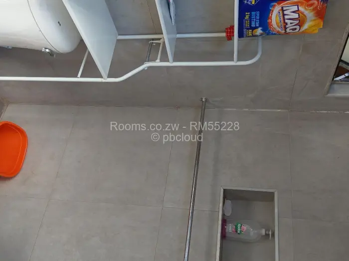 Room to Rent in Bluff Hill, Harare