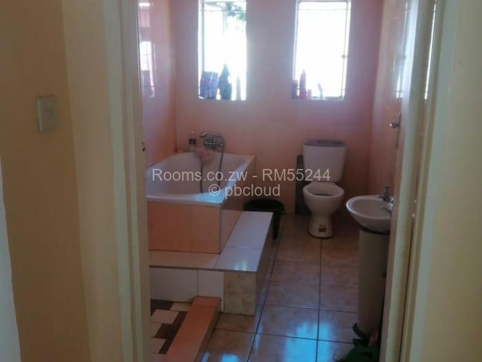 Room to Rent in Madokero Estates, Harare