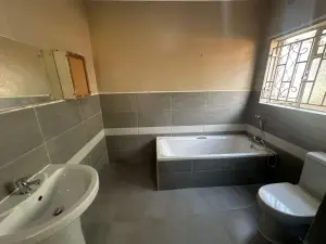 5 Bedroom House to Rent in Kambanji