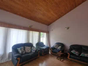 6 Bedroom House to Rent in Greystone Park