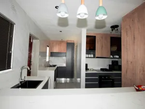 Townhouse/Cluster to Rent in Newlands