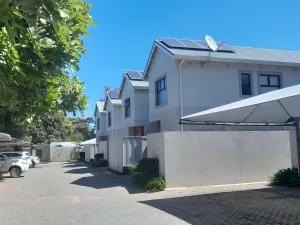 Townhouse/Complex/Cluster to Rent in Avondale West