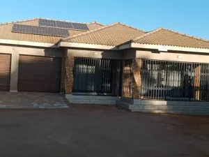 4 Bedroom House to Rent in Ashdown Park
