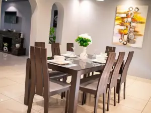 5 Bedroom House to Rent in Chisipite