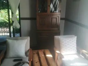 1 Bedroom Cottage/Garden Flat to Rent in The Grange