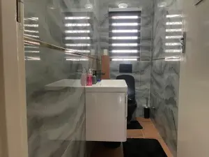 4 Bedroom House to Rent in Glen Lorne