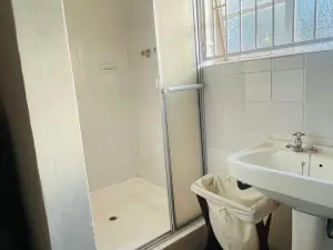 1 Bedroom Cottage/Garden Flat to Rent in Emerald Hill