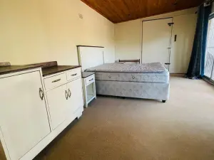 1 Bedroom Cottage/Garden Flat to Rent in Emerald Hill