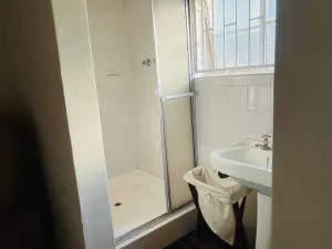 1 Bedroom Cottage/Garden Flat to Rent in Emerald Hill