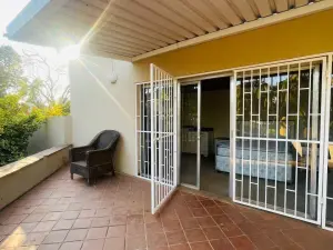1 Bedroom Cottage/Garden Flat to Rent in Emerald Hill