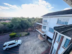 5 Bedroom House to Rent in Bluff Hill