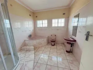 5 Bedroom House to Rent in Bluff Hill