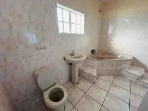 5 Bedroom House to Rent in Bluff Hill