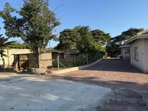 4 Bedroom House to Rent in Manresa