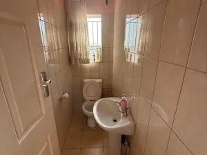 4 Bedroom House to Rent in Manresa