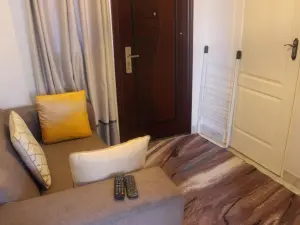 4 Bedroom House to Rent in Greendale North