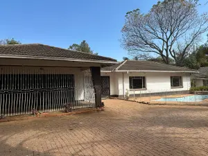 5 Bedroom House to Rent in Borrowdale