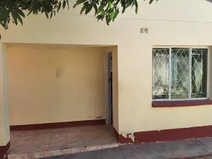2 Bedroom Cottage/Garden Flat to Rent in Waterfalls