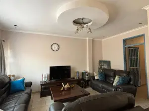 2 Bedroom House to Rent in Aspindale Park