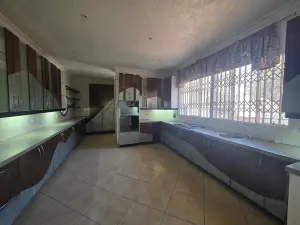 4 Bedroom House to Rent in Alexandra Park