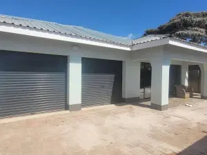 5 Bedroom House to Rent in Manresa