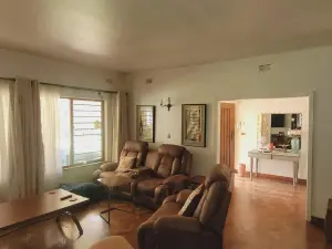 4 Bedroom House to Rent in Mount Pleasant