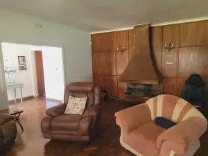 4 Bedroom House to Rent in Mount Pleasant