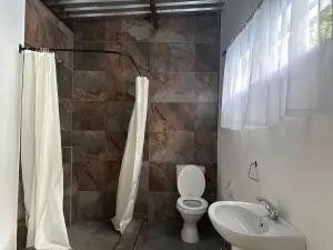 1 Bedroom Cottage/Garden Flat to Rent in Greendale