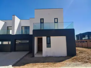 4 Bedroom Cottage/Garden Flat to Rent in Borrowdale