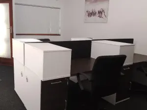 Commercial Property to Rent in Avenues