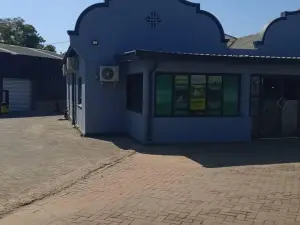 Commercial Property to Rent in Waterfalls