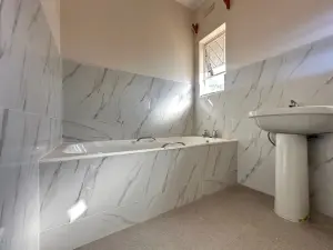 5 Bedroom House to Rent in The Grange