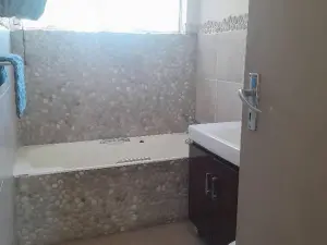 3 Bedroom Cottage/Garden Flat to Rent in Avondale