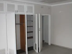 Commercial Property to Rent in Avenues