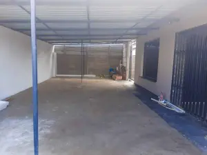 3 Bedroom Cottage/Garden Flat to Rent in Zimre Park