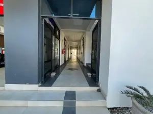 Commercial Property to Rent in Avenues