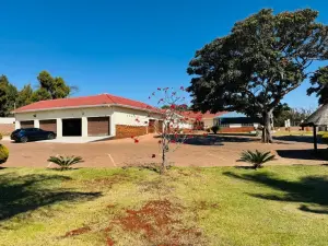 9 Bedroom House to Rent in Borrowdale