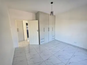 Flat/Apartment to Rent in Avondale West