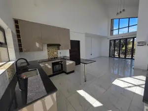 Flat/Apartment to Rent in Avondale West