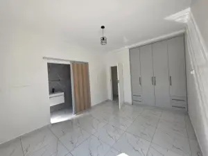 Flat/Apartment to Rent in Avondale West