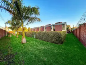 Townhouse/Complex/Cluster to Rent