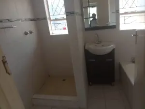 6 Bedroom House to Rent in Strathaven