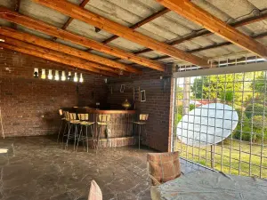 4 Bedroom House to Rent in Greystone Park