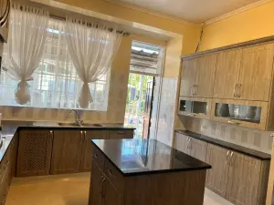 4 Bedroom House to Rent in Greystone Park