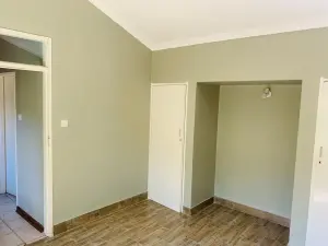Townhouse/Complex/Cluster to Rent in Borrowdale Brooke